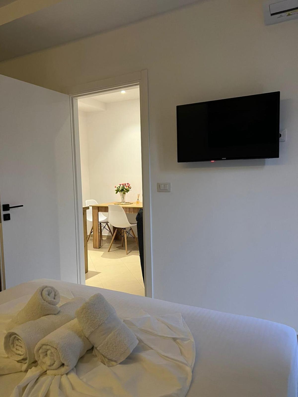 E&L Luxury Apartments Sarande Ngoại thất bức ảnh